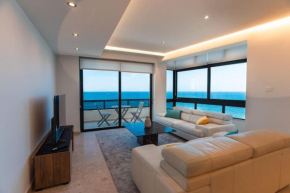 Sea Front - Spacious - Beautiful